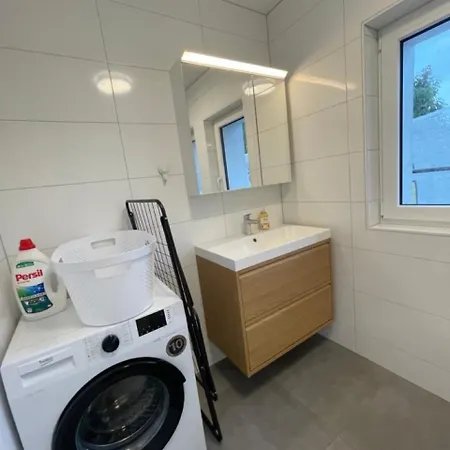 Apartman Rozna Rezidenca - Beautiful Attic For 6 People Ljubljana