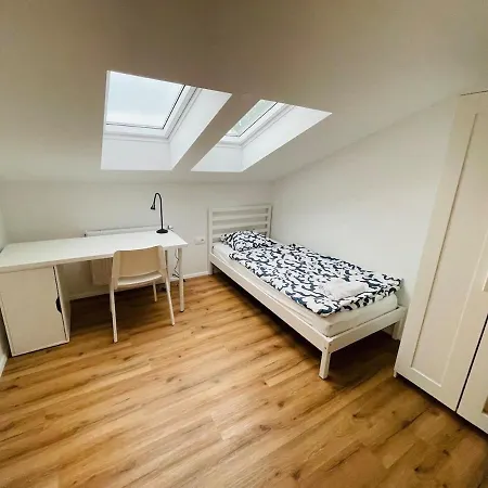 Rozna Rezidenca - Beautiful Attic For 6 People Daire