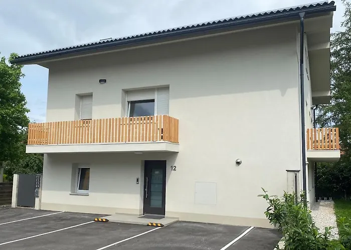 Rozna Rezidenca - Beautiful Attic For 6 People